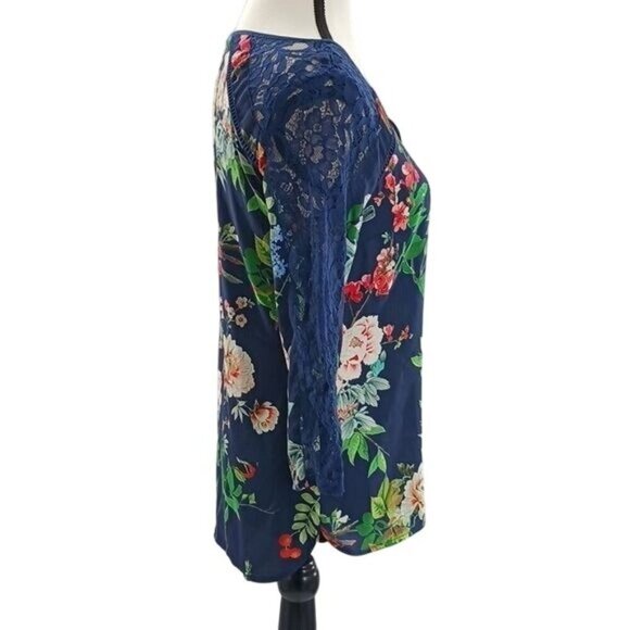 Express Blouse Blue Floral Bird Print Lace 3/4 Sleeve Womens Size XS - Picture 4 of 7